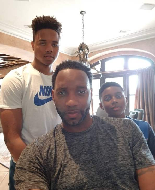 留住这两位 留住这两位